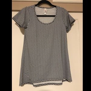 LuLaRoe Small Classic T